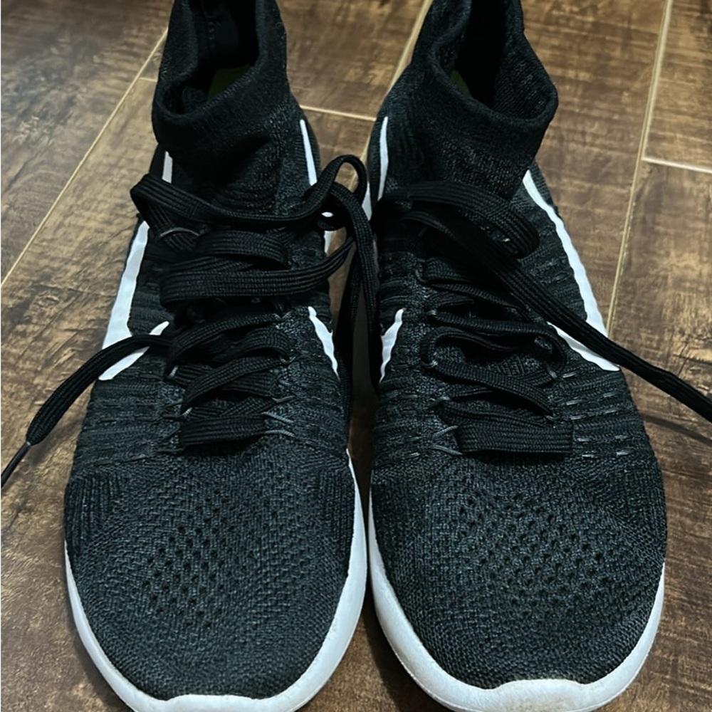 Nike Black and White Women's Shoes